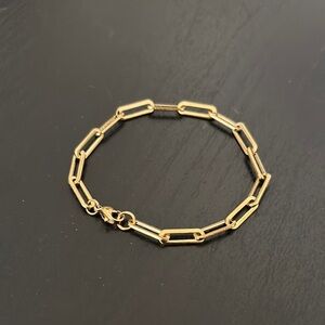 Elegant Gold Link Bracelet